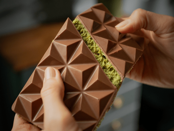 Dubai-Schokolade selber machen: So geht der Luxusgenuss mit Pistazien & Engelshaar - Pure Xocolate