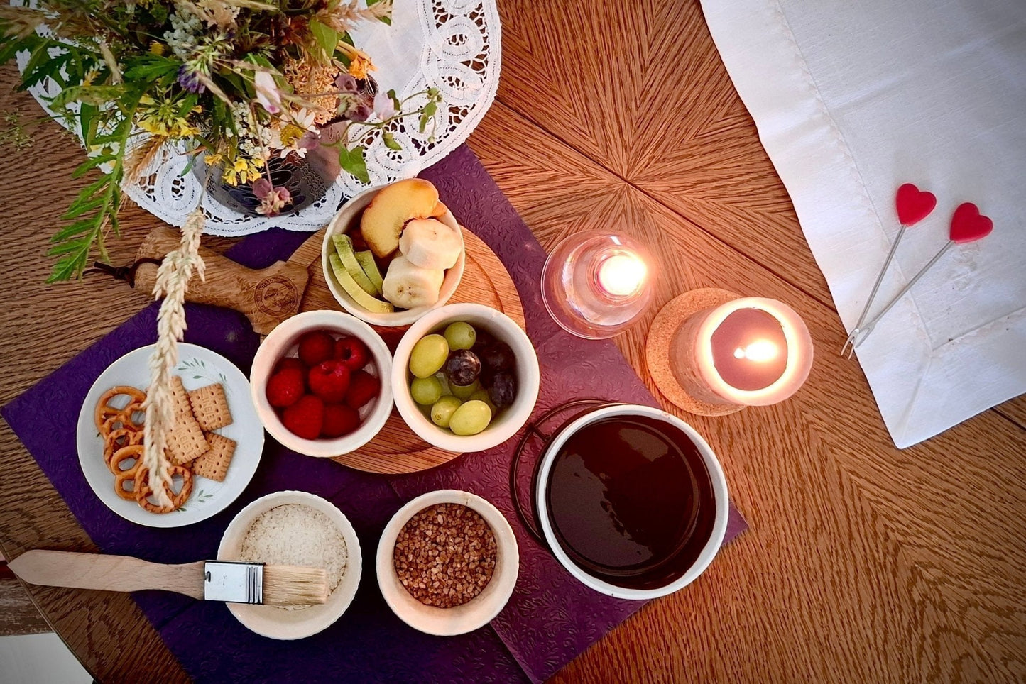 Dunkel-vollmundiges Schokoladen-Fondue mit frisch-leichten Früchten - Pure Xocolate