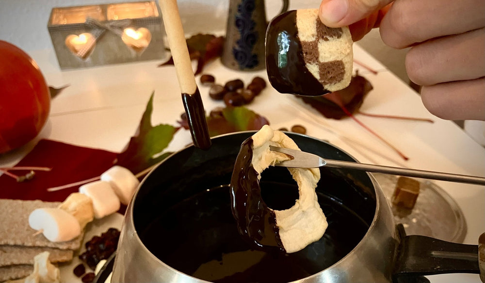Samtiges Schokoladen-Fondue in herzhaft-süß - mal anders... - Pure Xocolate
