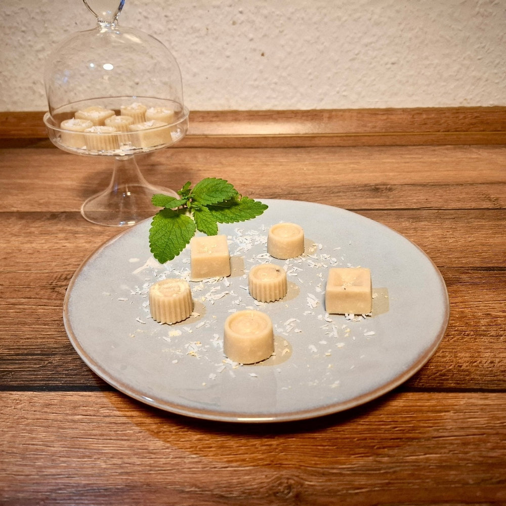 Vielseitig vegane Piña Colada-Pralinen selber machen - Cocktail-Schokoladen No. 2 - Pure Xocolate