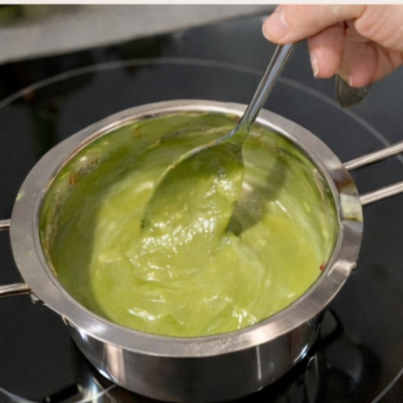 Matcha-Schokolade schmelzen