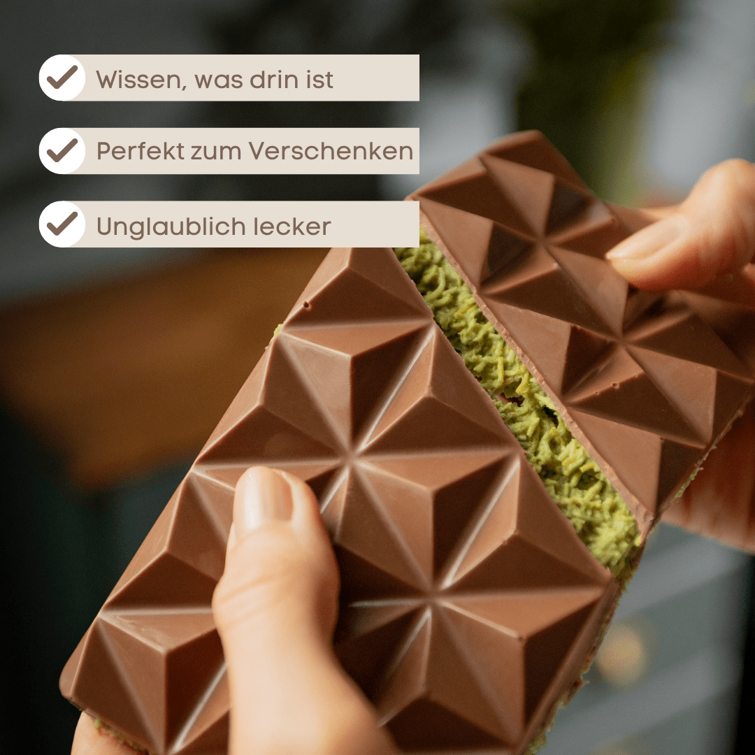 
                  
                    DIY Dubai - Style Schokoladen Set - Pure Xocolate - DIY - Set Geschenk - Set - DIY Dubai - Style Schokoladen Set - Pure Xocolate - DIY - Set Geschenk - Set - Dubai Schokoladentafel mit flüssigem Pistazienkern, perfekt zum Verschenken und Genießen – DIY Schokolade mit natürlichen Zutaten
                  
                